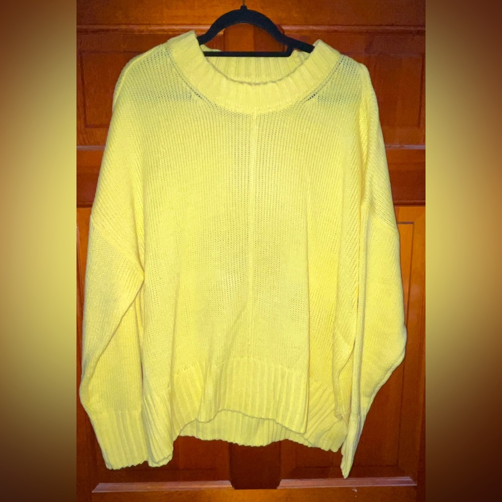 1XL Yellow Sweater (new)